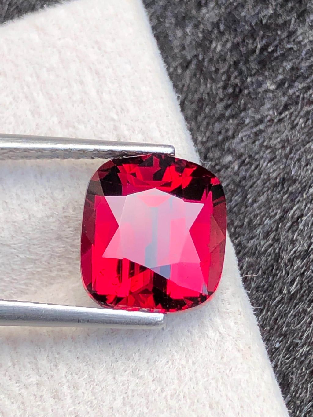 Tanga Mine Rhodolite Garnet 4.81ct Cushion Cut – Raspberry-Tone Tanzanian Gemstone