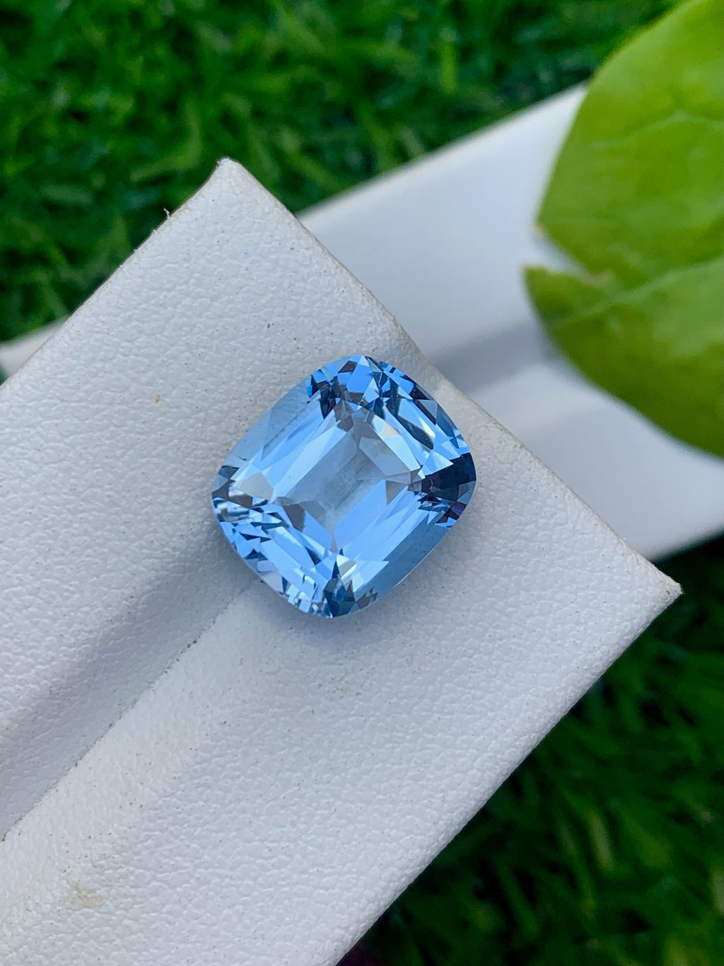 Santa Maria Aquamarine Gemstone: 6.50 ct Cushion Cut Beryl