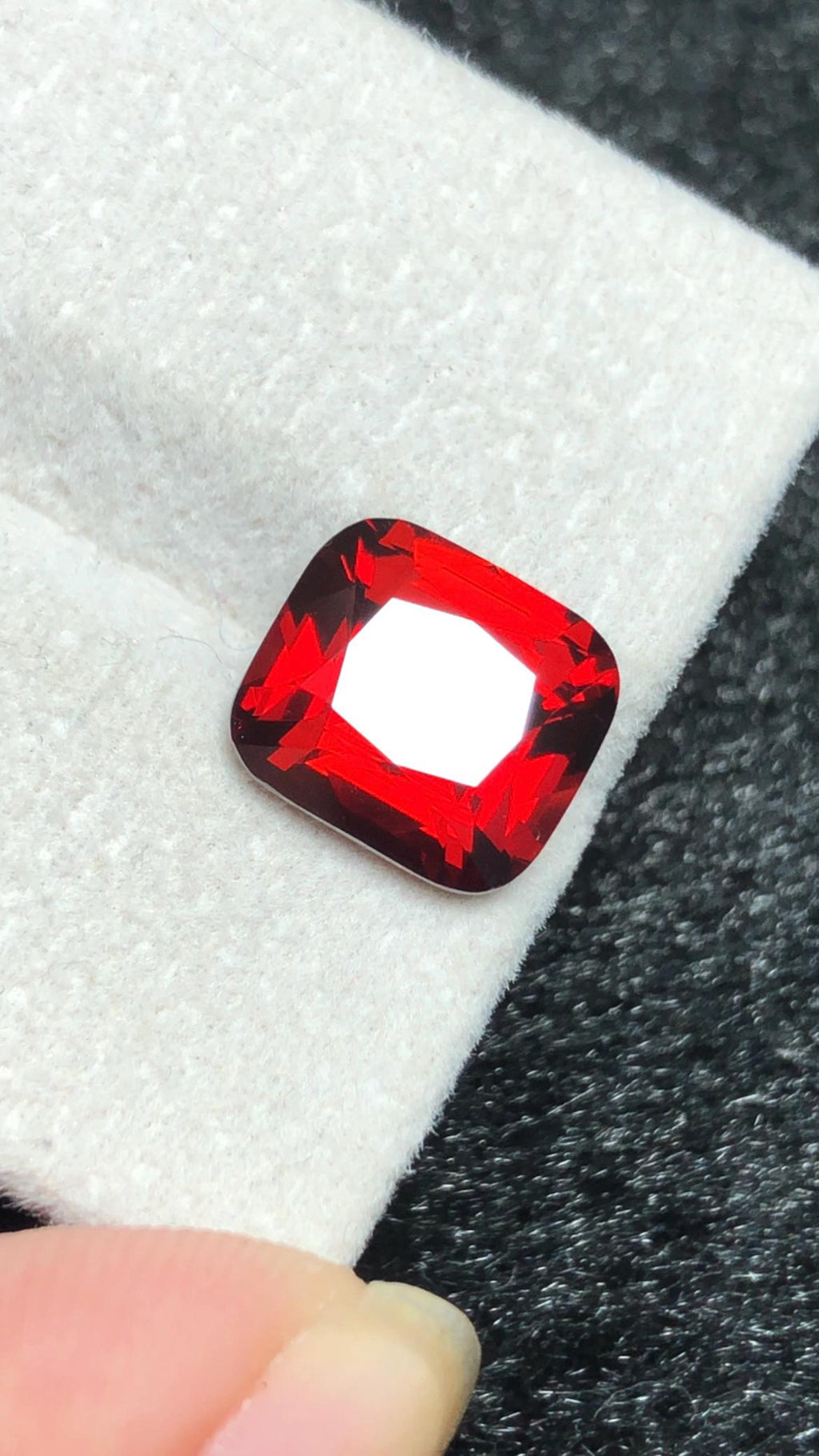 Tanga Mine Rhodolite Garnet 4.19ct Cushion Cut – Raspberry-Tone Tanzanian Gemstone