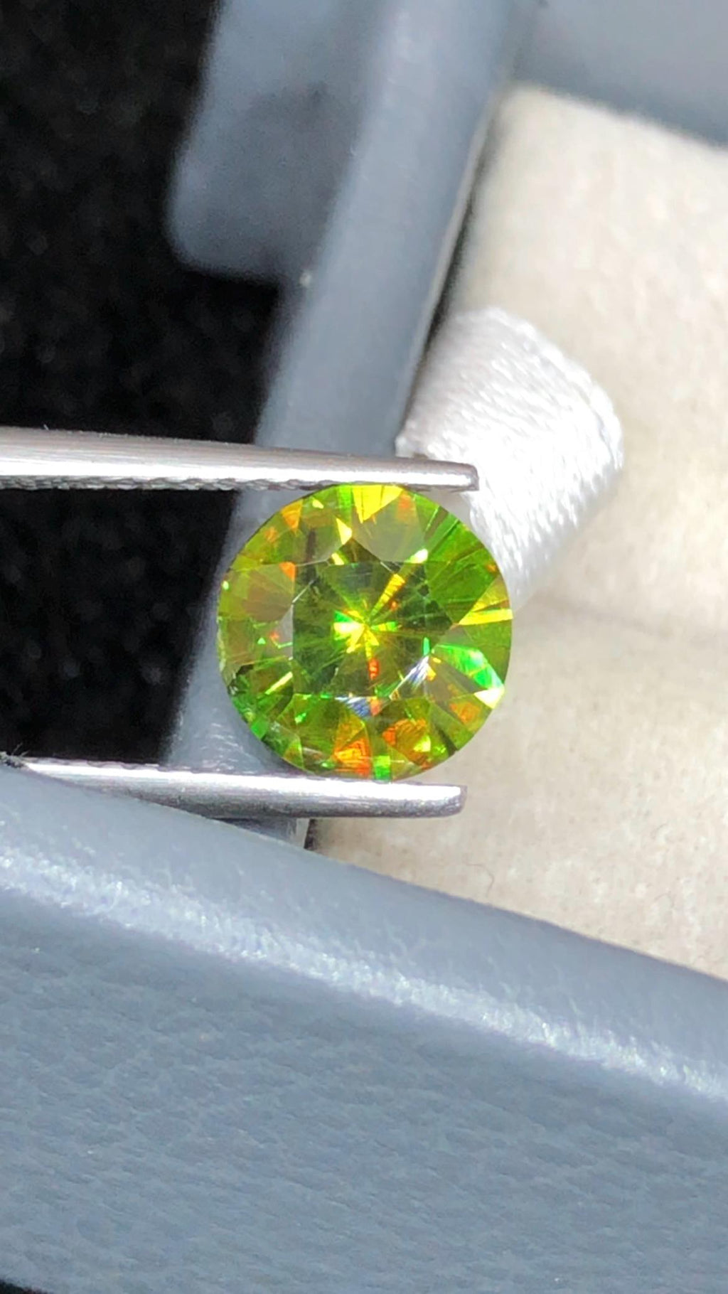 Chrome Green Sphene 1.90ct Round Cut From Madagascar