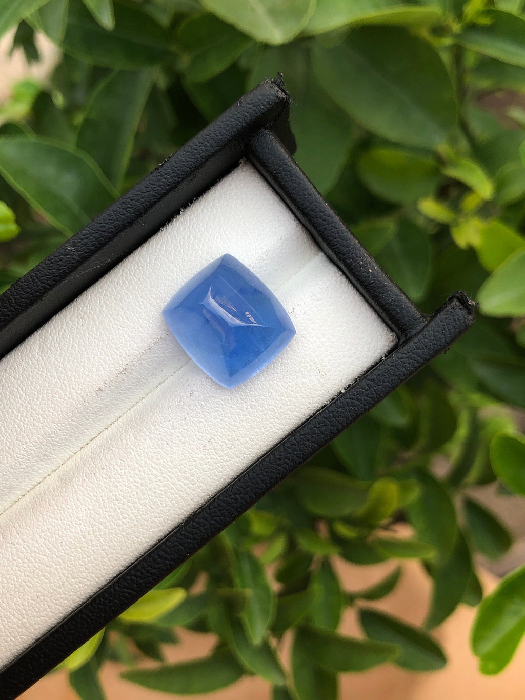 Santa Maria Aquamarine Cabochon: 17.5 Carat Gemstone for Necklace