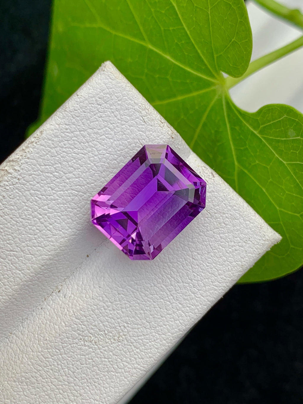 Emerald Cut Amethyst Gemstone: 8.65 CT VVS Clarity, Jewelry Making