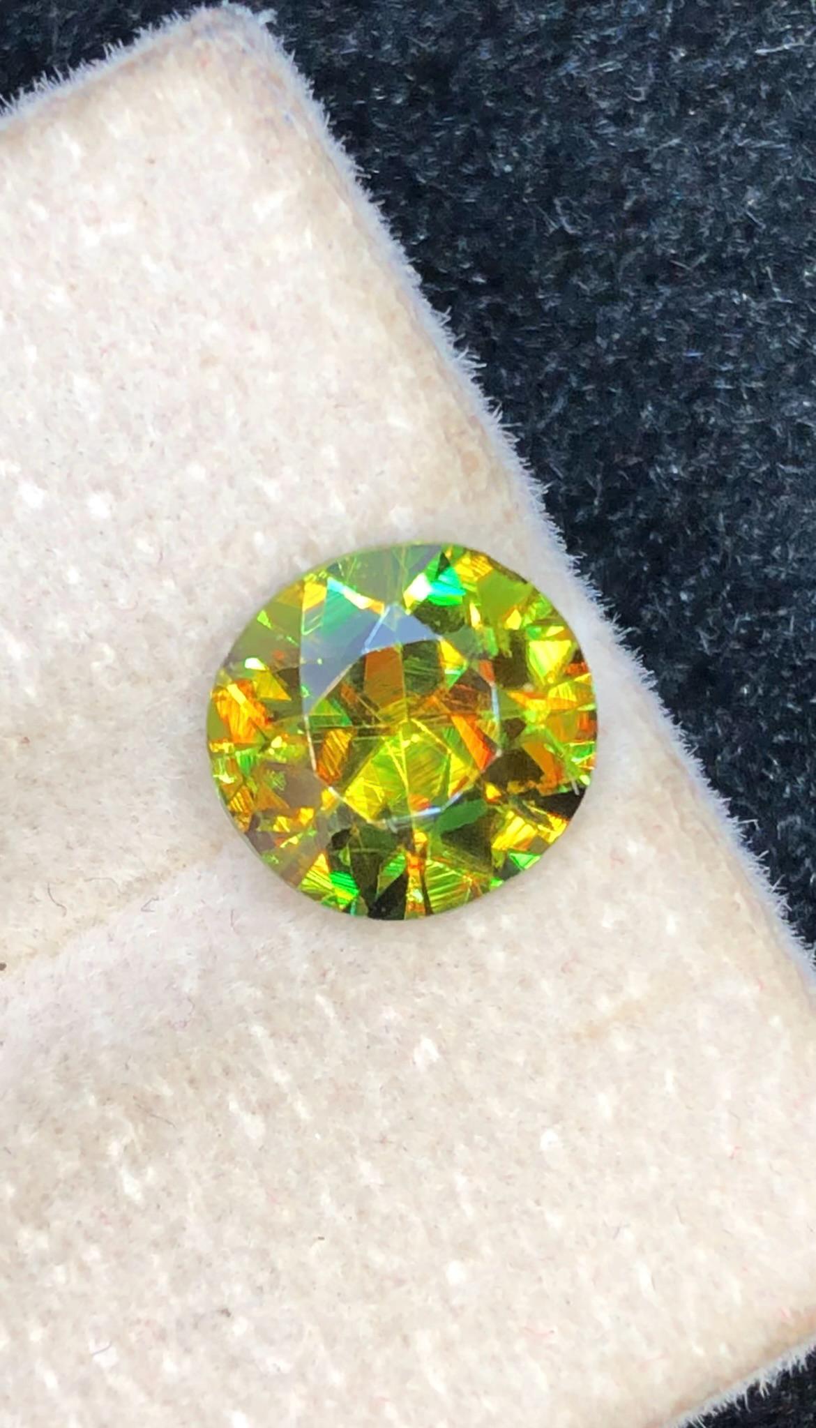 Chrome Sphene 2.15ct Round Cut – Madagascar • Full Fire