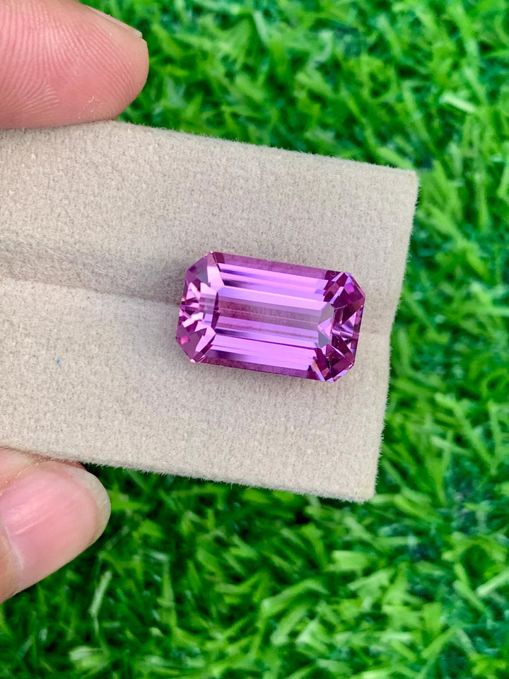 Deep Pink Kunzite Gemstone: 15 Carat Flawless Emerald Cut