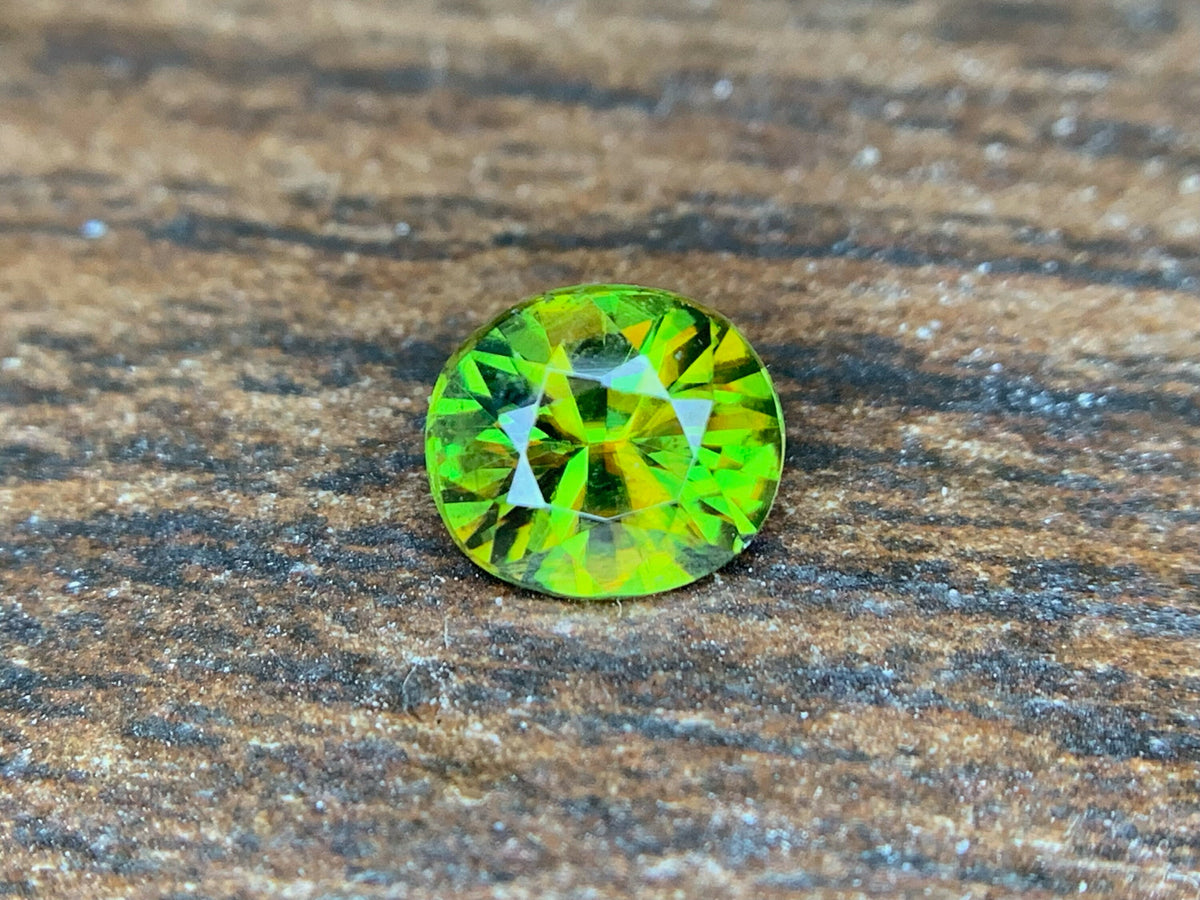Natural Fire Sphene Gemstone: Round Cut, 0.95 ct, Himalayan Origin