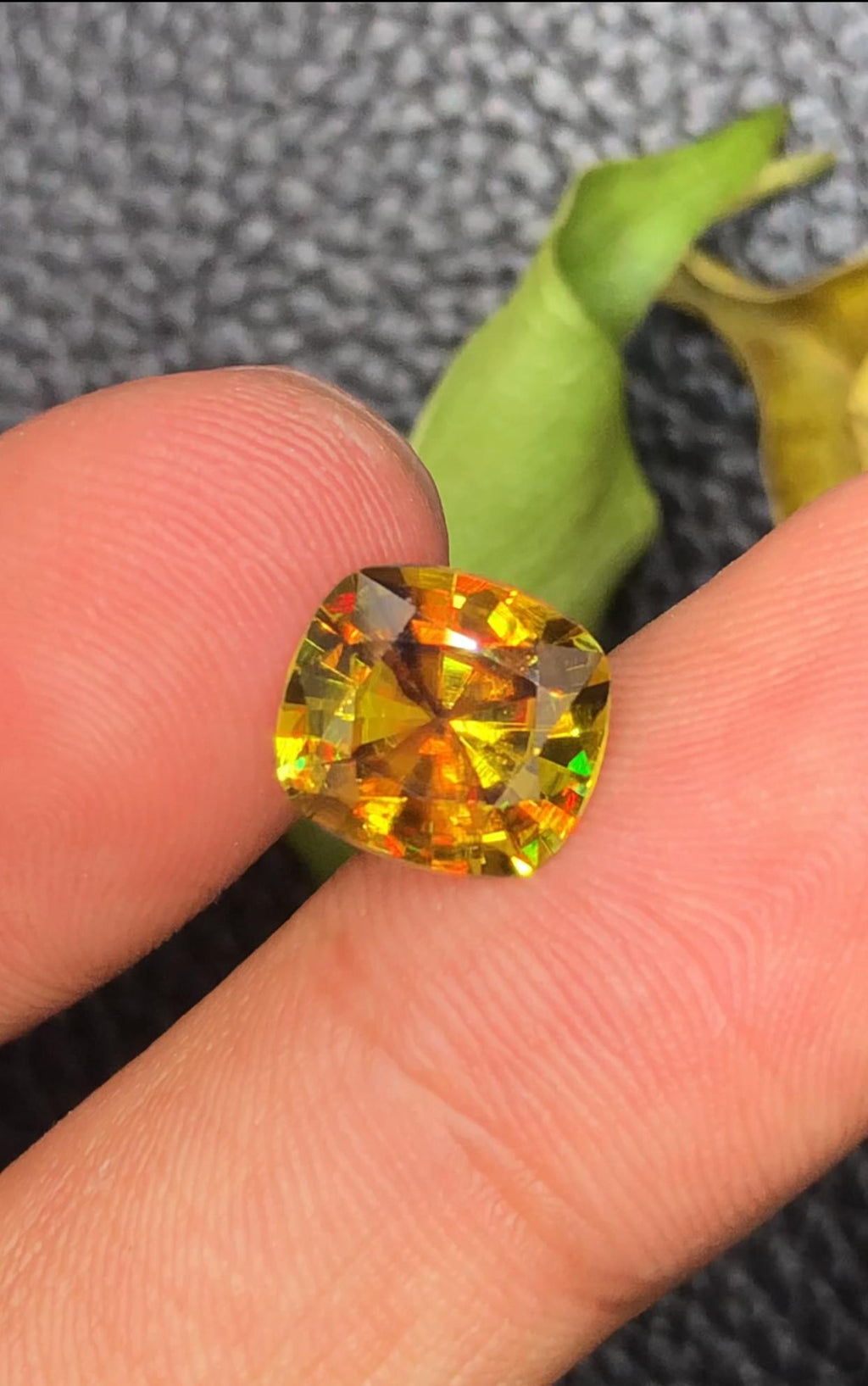 3.15 Carat Nugget Green Sphene Gemstone: AAA Quality, Natural Origin