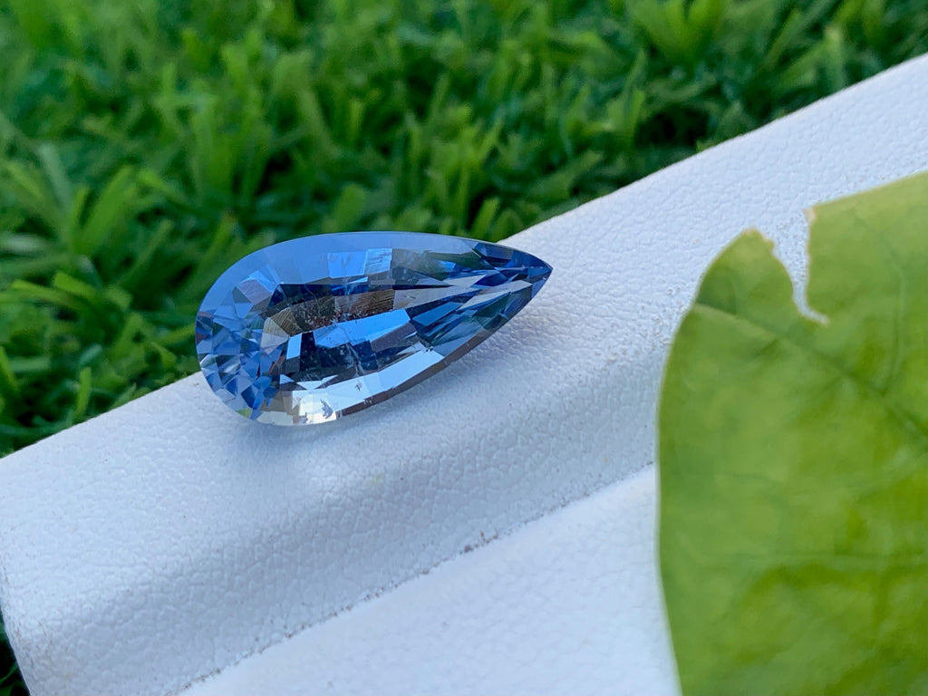 Santa Maria Aquamarine Gemstone: 6.55 Carat Pear Cut, Loupe Clean