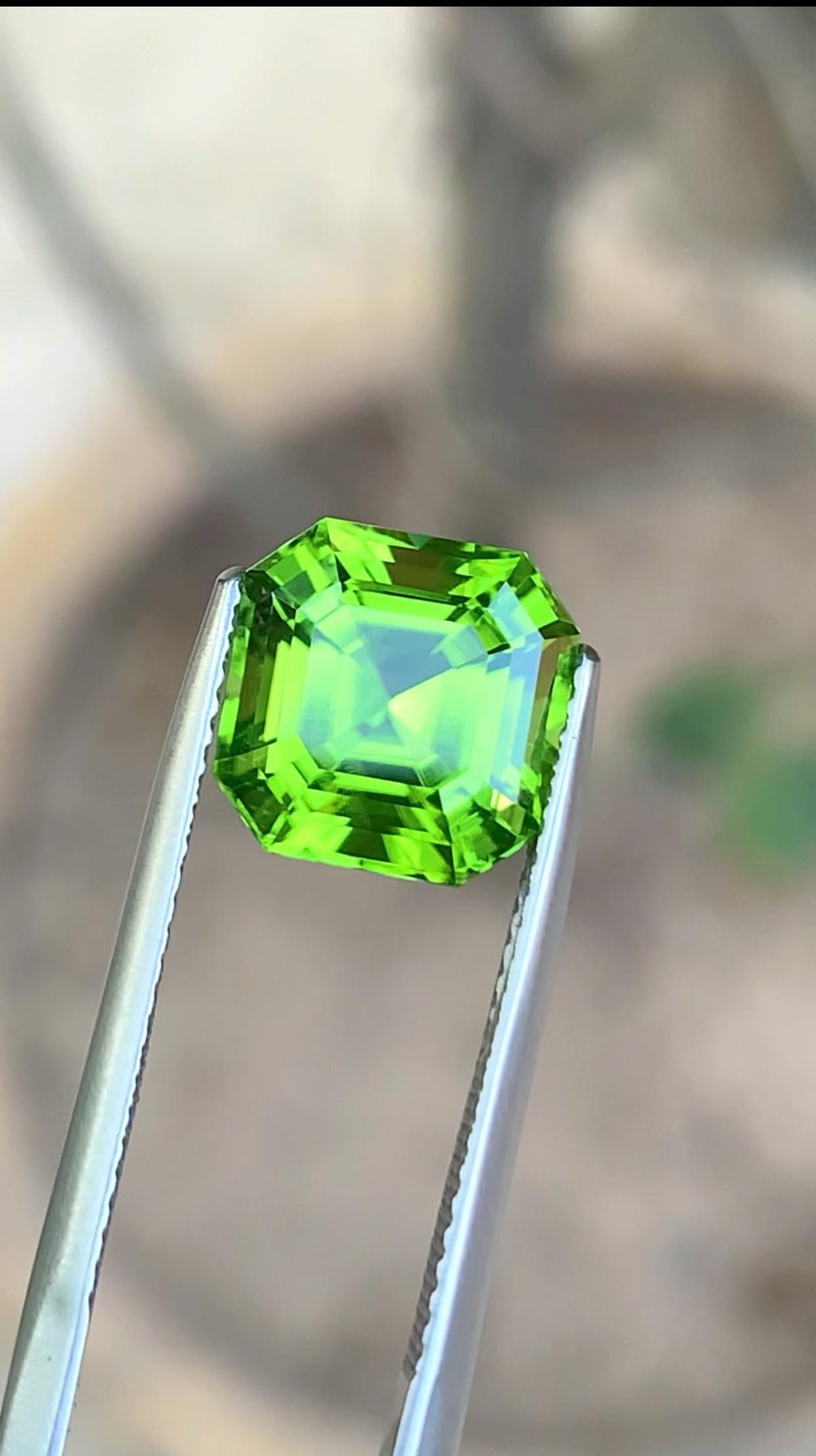Asscher Cut Peridot Gemstone: Natural Olive Green, 4.50 Carat