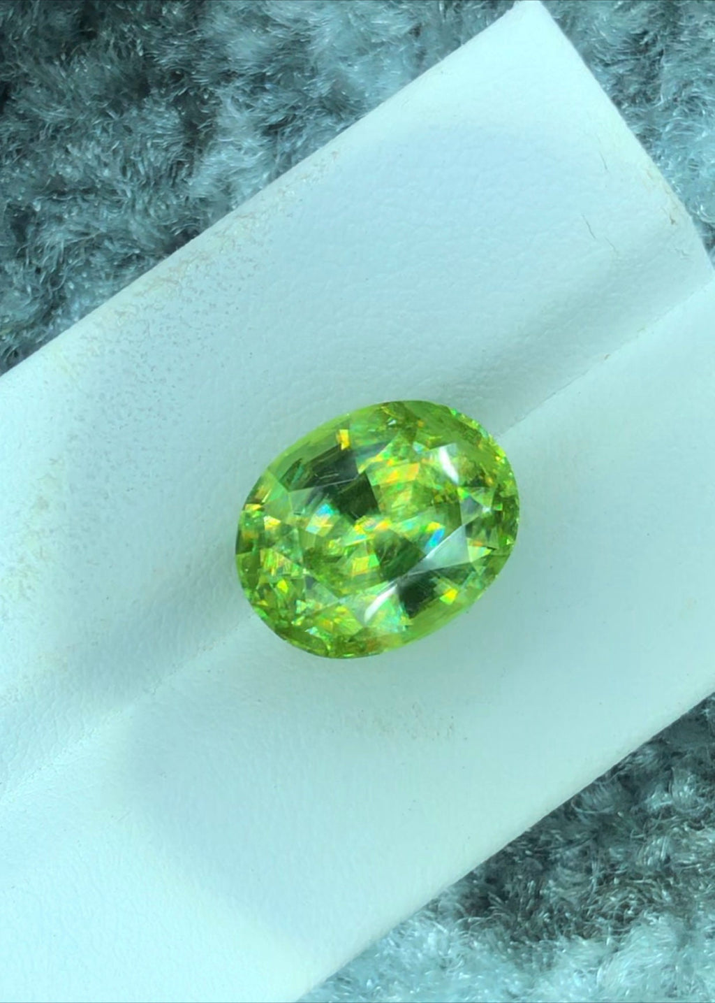 Apple Green Sphene Gemstone: Oval Cut, 8.85 CT, Himalayan Origin