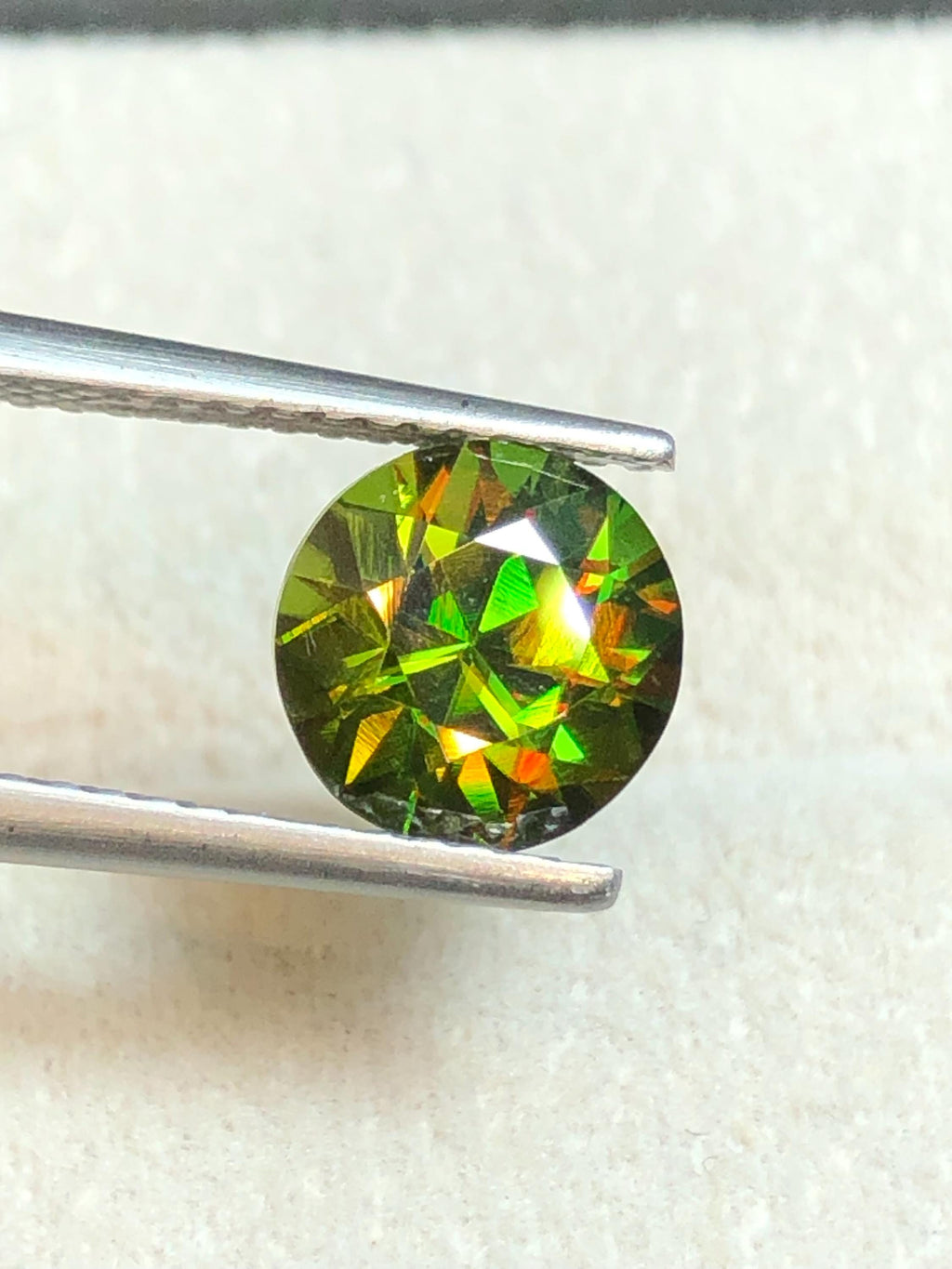Chrome Sphene 1.87ct Round Cut – Madagascar • Full Fire