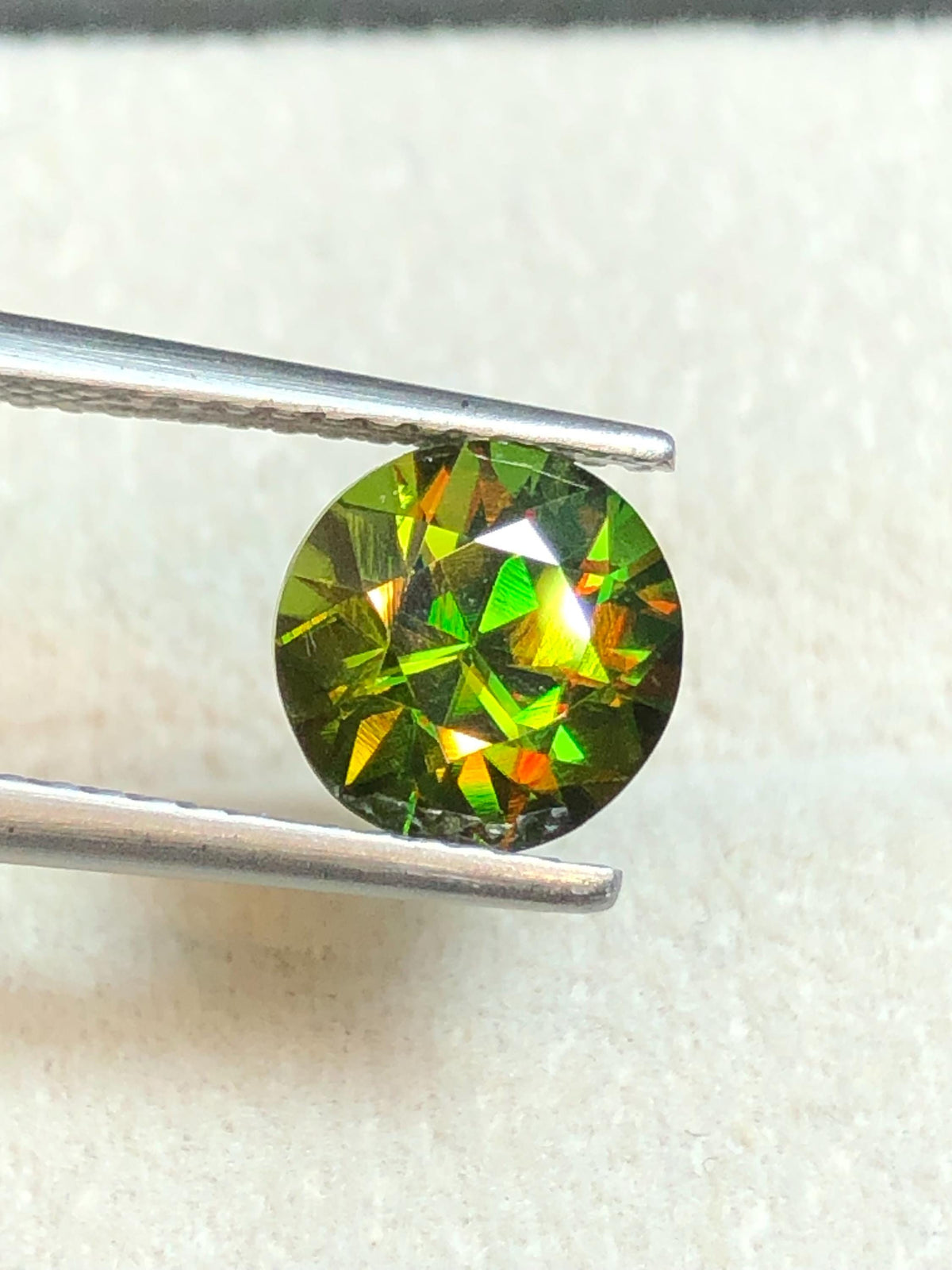 Chrome Sphene 1.87ct Round Cut – Madagascar • Full Fire