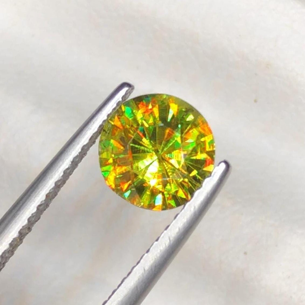 Yellow Sphene 1.00 Carat Round Cut Gemstone from Pakistan – Full Fire Sparkle