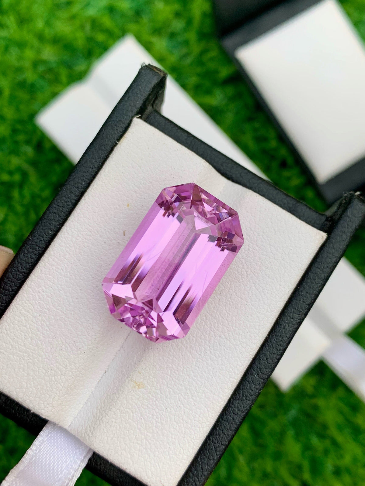 Natural Pink Kunzite Gemstone: 27.75 Carat Emerald Cut