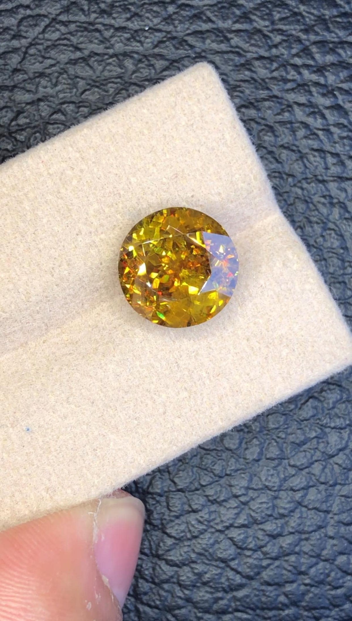 Natural Sphene Gemstone: 5.80 CT Round Cut Titanite from Himalayan Range