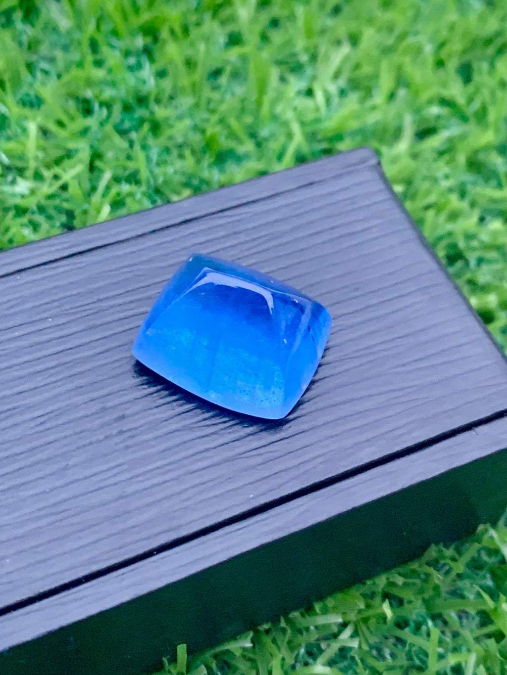 Santa Maria Aquamarine Cabochon: Deep Blue Sugarloaf Gemstone, 28.00 CT