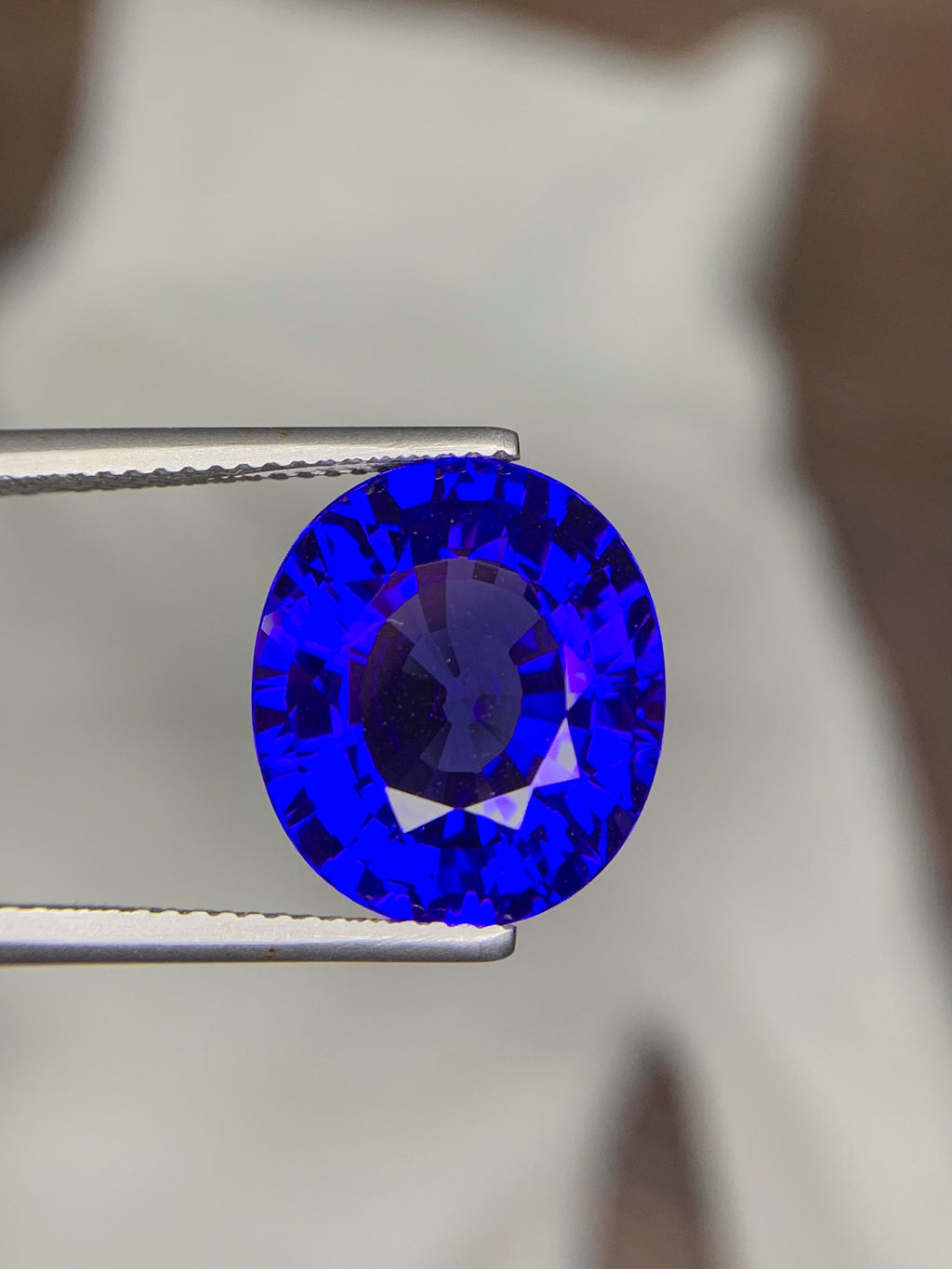 Oval Tanzanite Gemstone: 10.05 Carat Certified Loose Stone