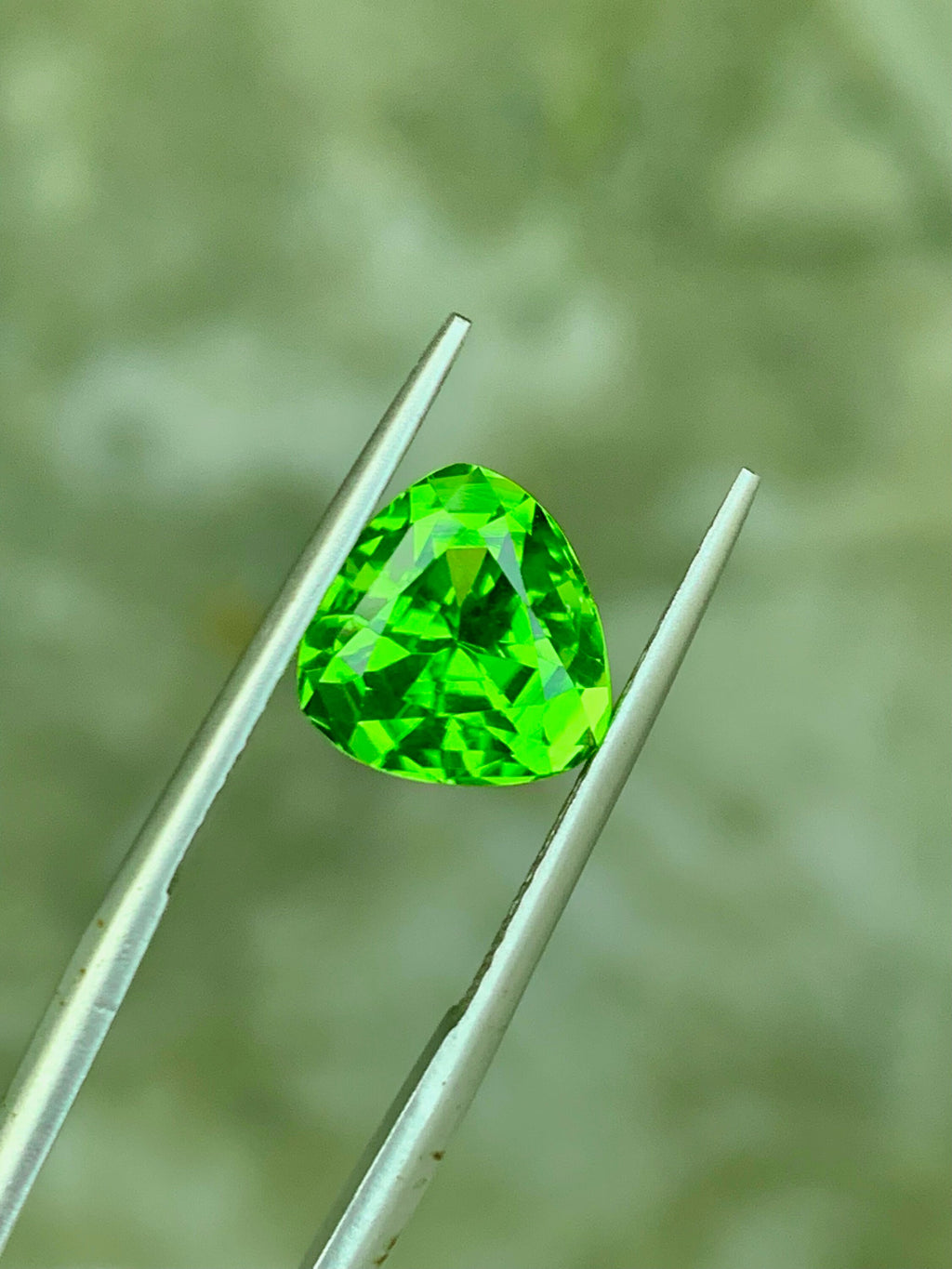 Trillion Cut Green Peridot Gemstone: Natural August Birthstone, 3.30 Cts