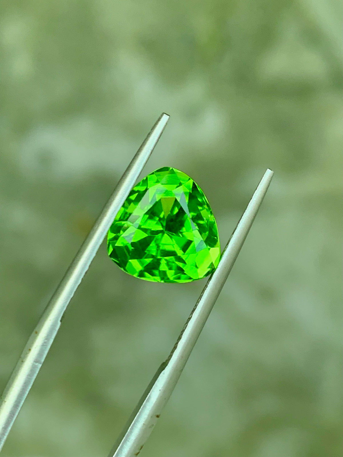 Trillion Cut Green Peridot Gemstone: Natural August Birthstone, 3.30 Cts