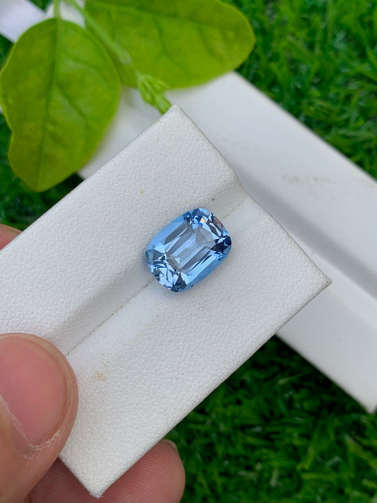 Santa Maria Aquamarine Gemstone: 4.00 CT Deep Blue Cushion Cut