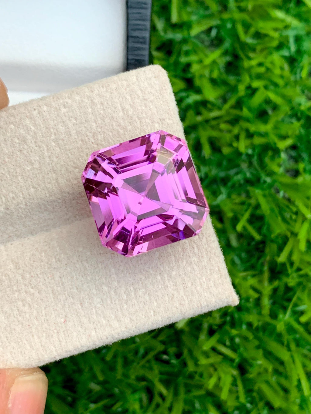 Deep Pink Kunzite Gemstone: 15.40 CT Faceted Ascher Cut Loose Stone