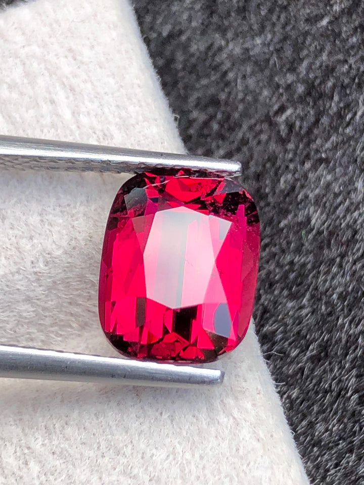 Rhodolite Garnet 3.59ct Cushion Cut Raspberry Pink from Tanzania