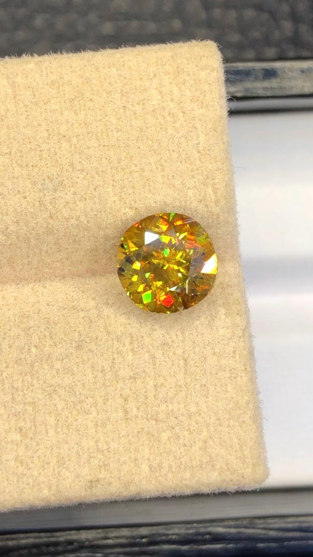 Natural Fire Sphene Gemstone: Round Cut, 1.80 CT, Pakistan Origin