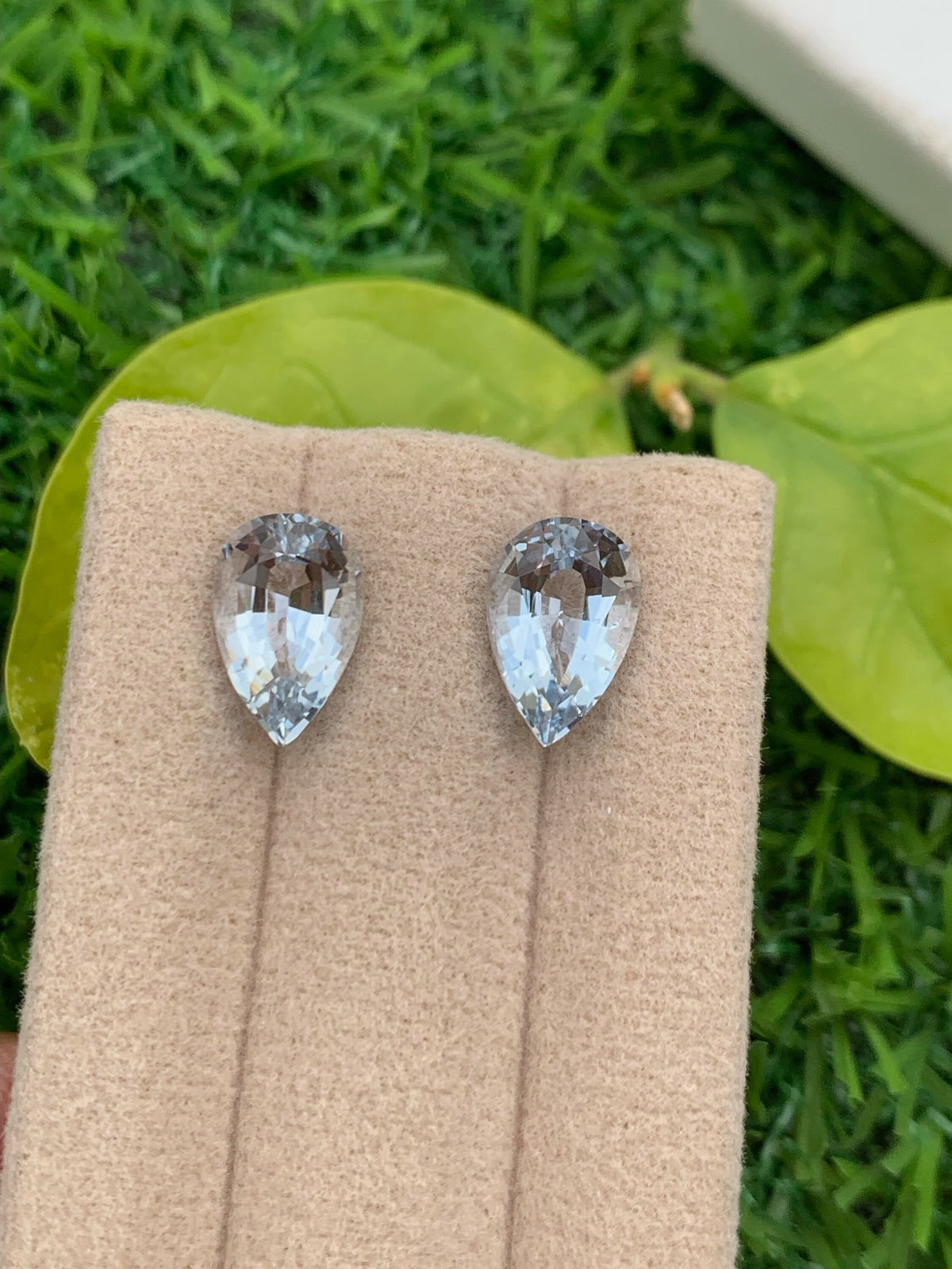 Santa Maria Aquamarine Gemstone Pair: 4.30 CT Pear Cut Beryl