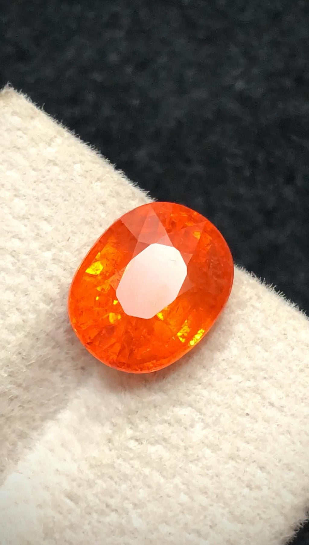 Fanta Garnet 6.40ct Oval Cut – Vibrant Orange Collector’s Gem