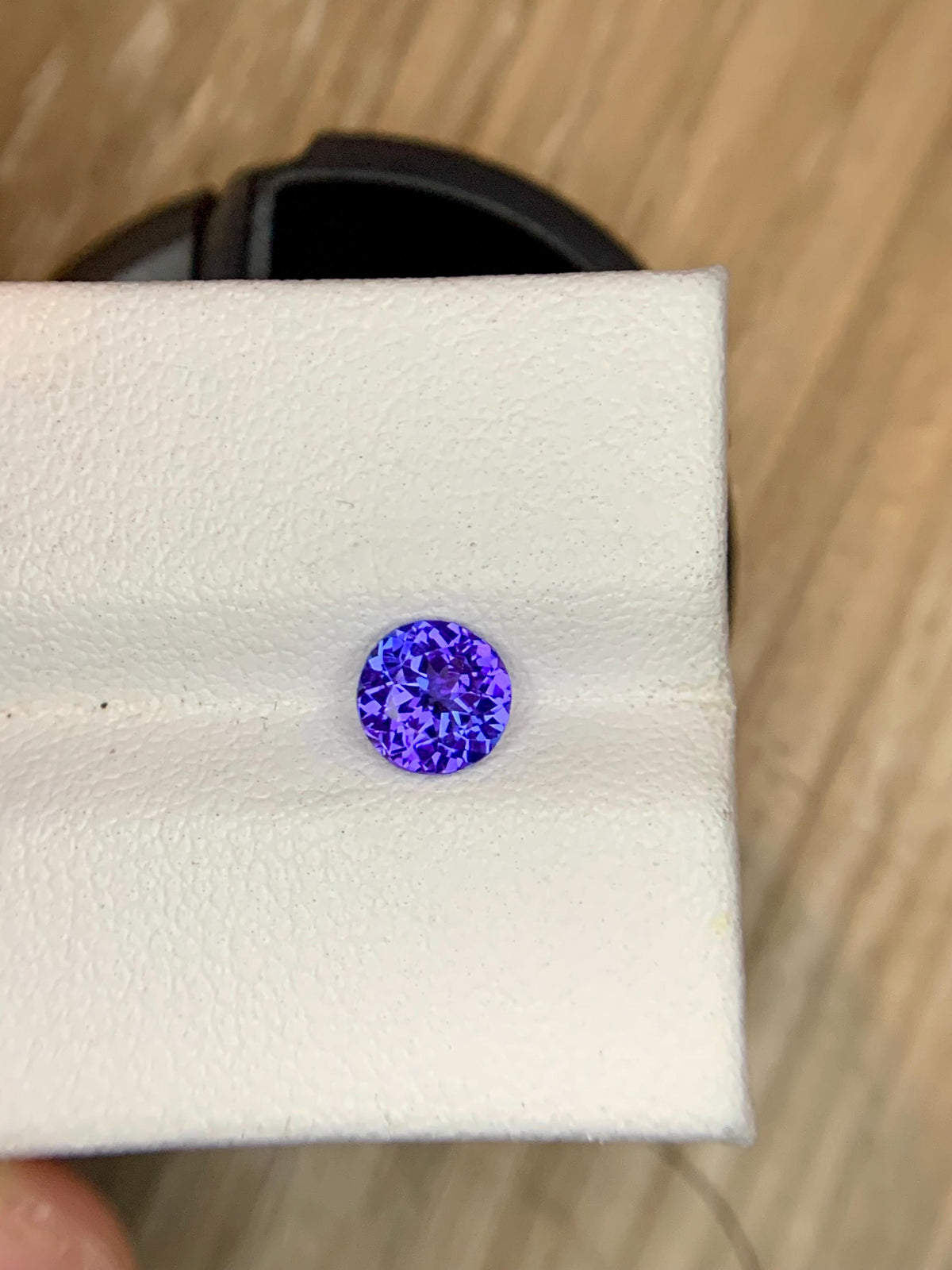 Certified 0.85 Carat Tanzanite: Violet-Blue Round Cut Loose Gemstone