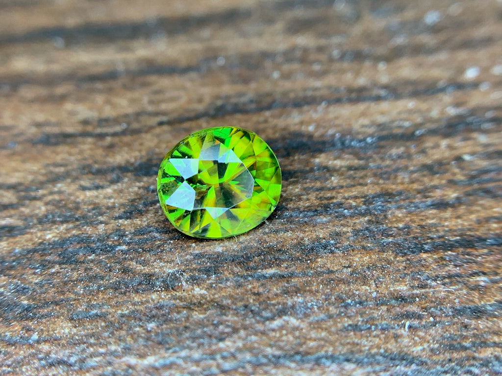 Natural Fire Sphene Gemstone: Round Cut, 0.95 ct, Himalayan Origin