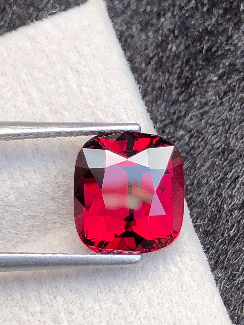 Tanga Mine Rhodolite Garnet 4.81ct Cushion Cut – Raspberry-Tone Tanzanian Gemstone