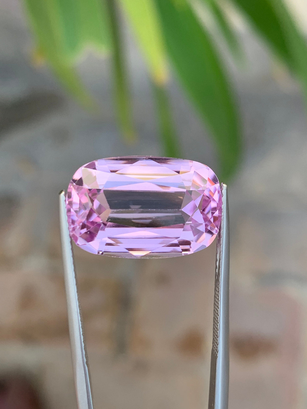Sweet Pink Kunzite Gemstone: 18.50 CT Oval Faceted Cut Stone