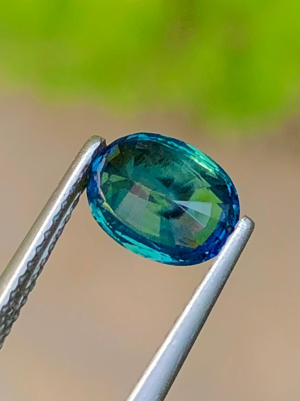 Bi-Color teal Sapphire 1.80 ova Cut •  Blue Party Sapphire from srilanka With Certificate