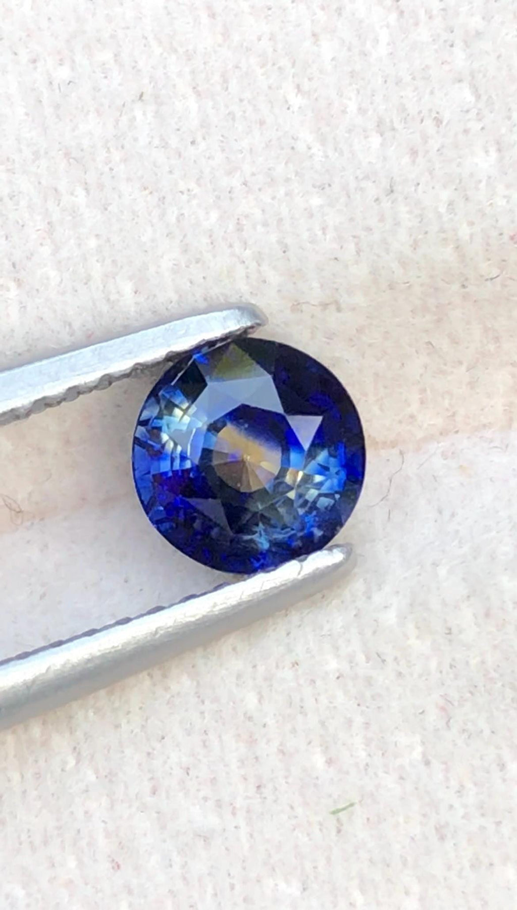 Blue Sapphire 1.24 ct Round Cut • Sri Lanka With Certificate