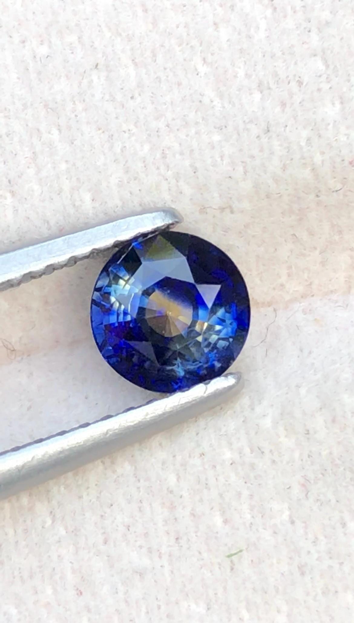 Blue Sapphire 1.24 ct Round Cut • Sri Lanka With Certificate