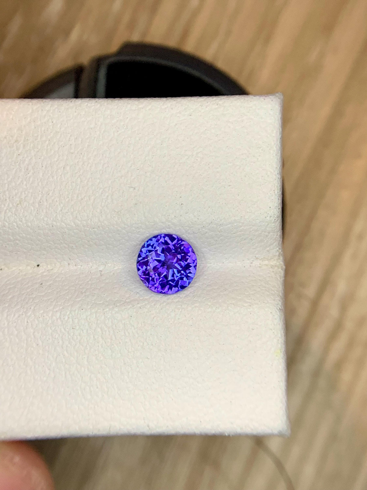 Certified 0.85 Carat Tanzanite: Violet-Blue Round Cut Loose Gemstone