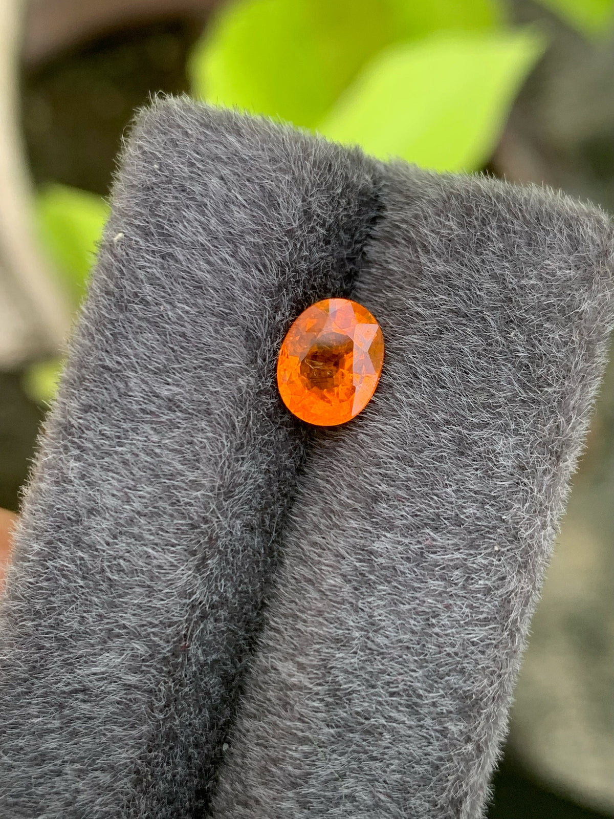 Natural Fanta Garnet Gemstone: Oval Cut, 2.30 CT, Sri Lanka