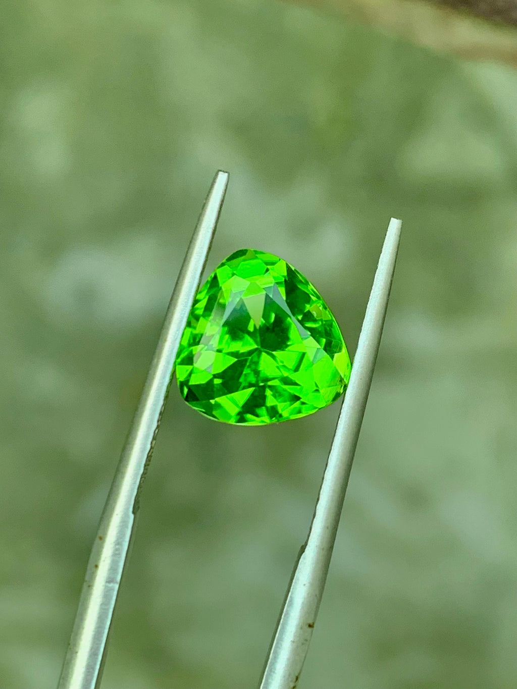 Trillion Cut Green Peridot Gemstone: Natural August Birthstone, 3.30 Cts