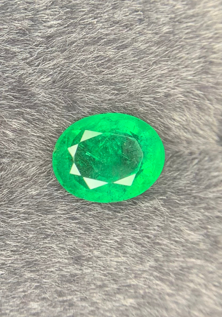 Zambia Emerald Gemstone: Oval Cut, Natural Green, 1.80 CT